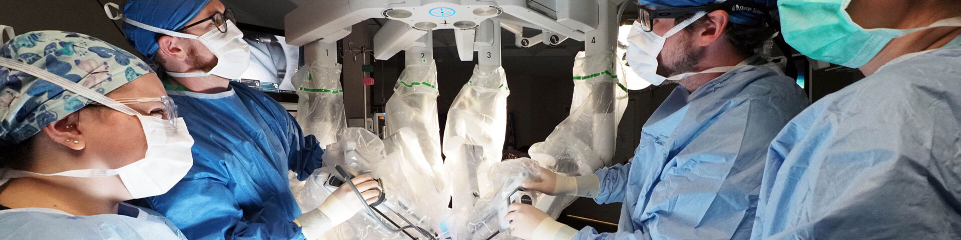 USA Health providers perform cardiothoracic surgery using the da Vinci Surgical System.